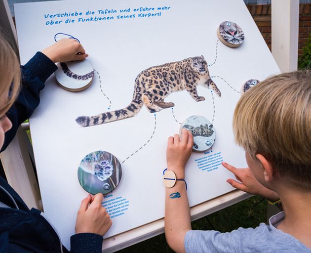 Kinder in Ausstellung