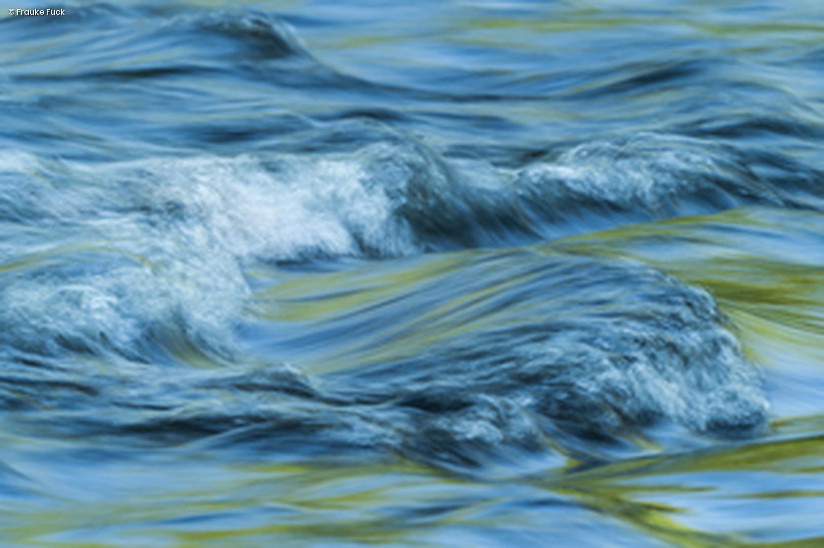 Wellen auf Wasser