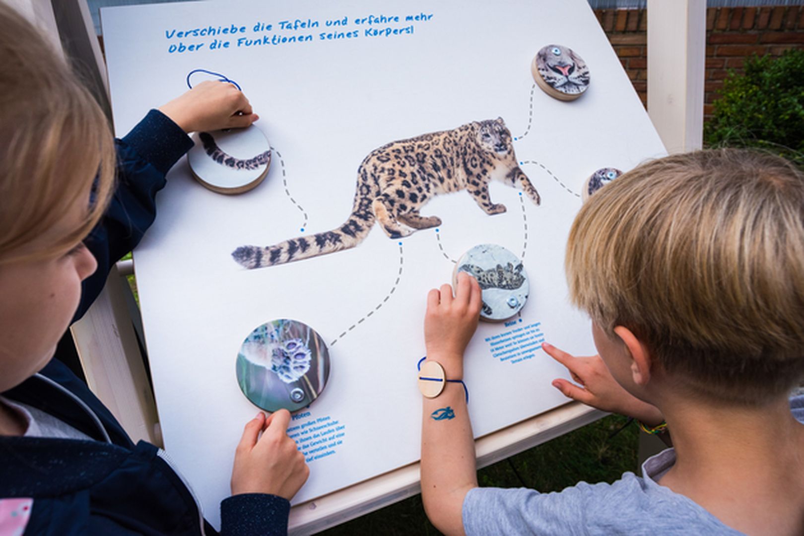 Kinder in Ausstellung