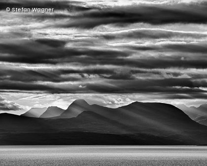 Berge und Wolken in sw