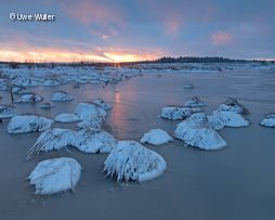 Eisschollen auf Wasser