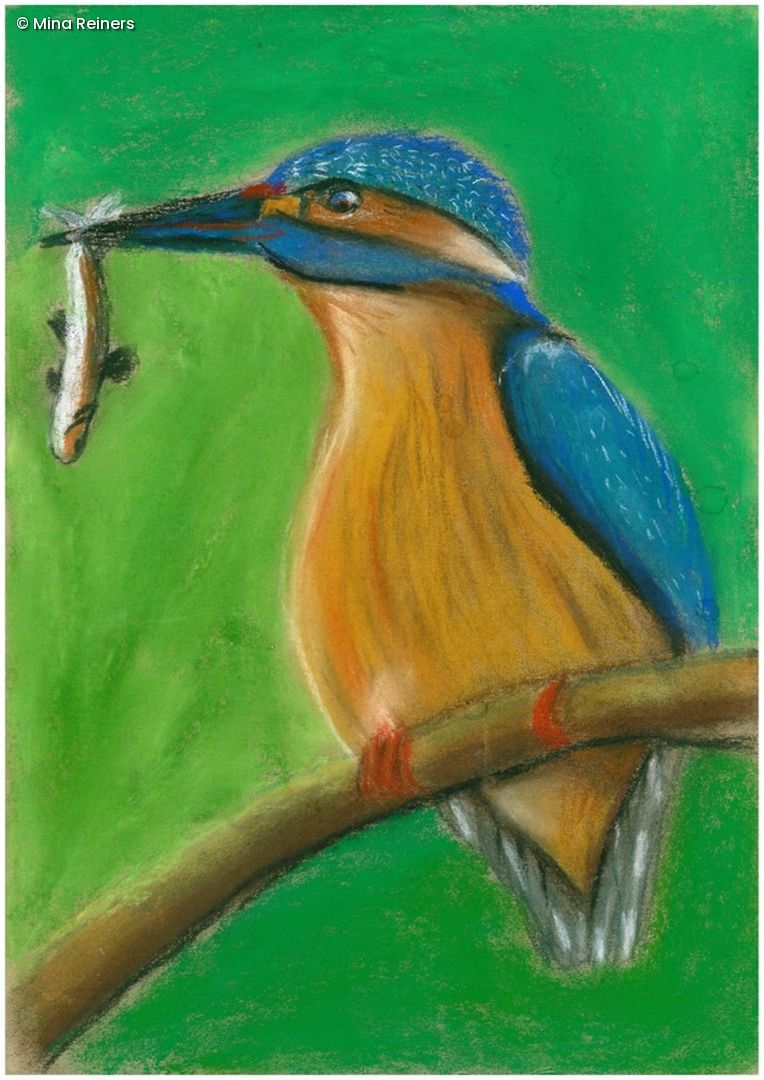 Gemalter Eisvogel mit Fisch in Maul