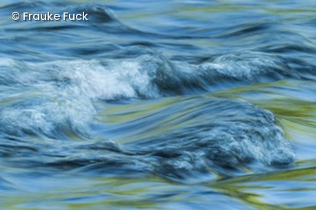 Wellen auf Wasser