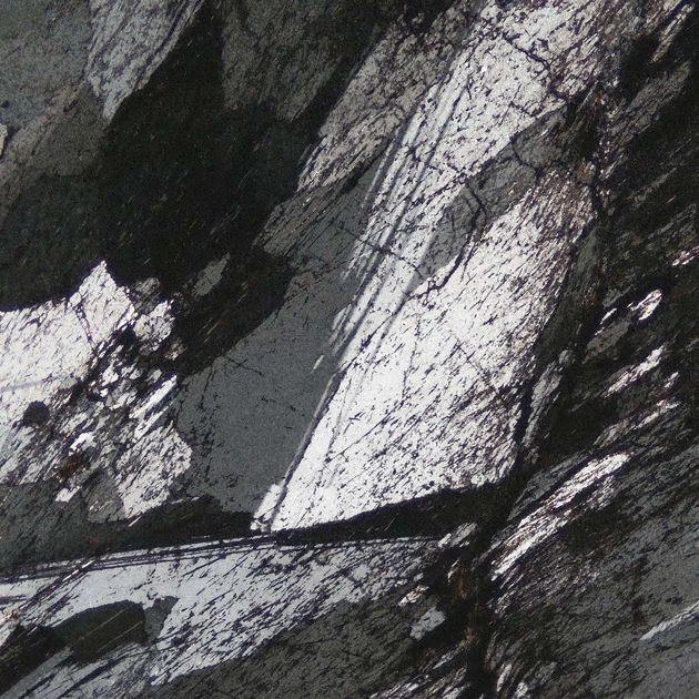 Schwarzes Gestein